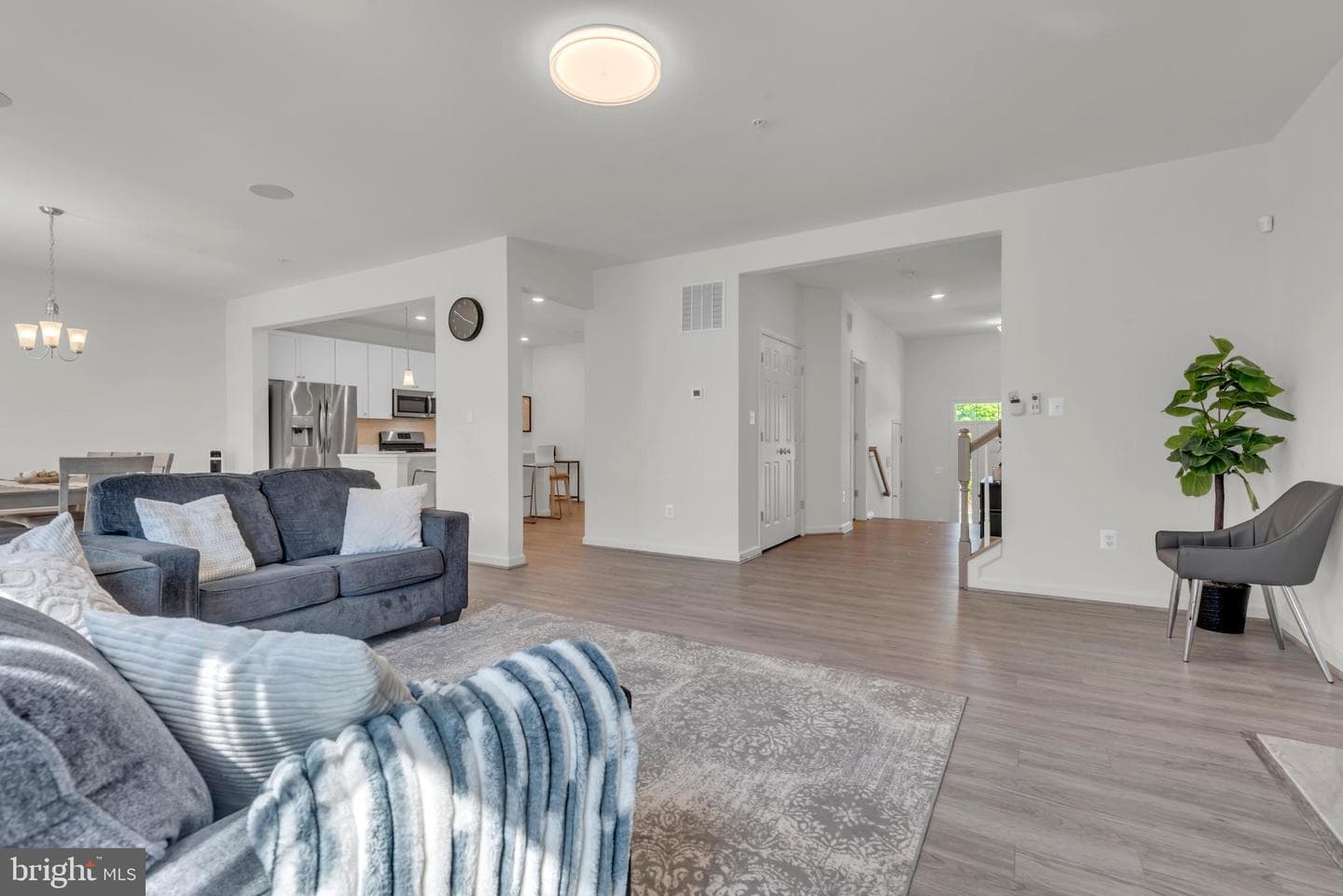 335 Anna Carol Drive photo 8