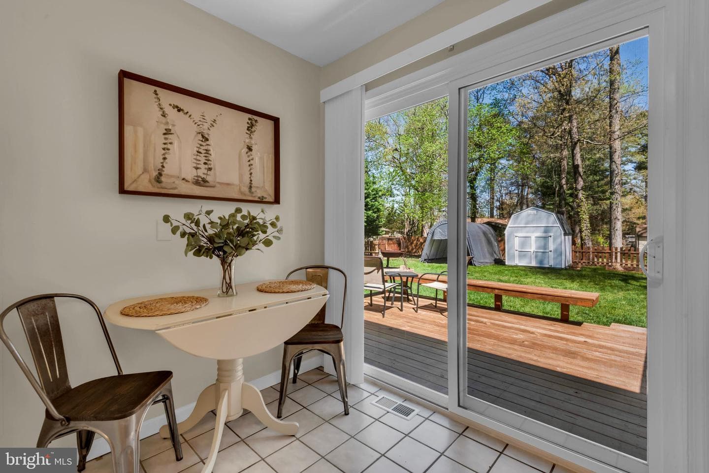 320 Mckay Road photo 21