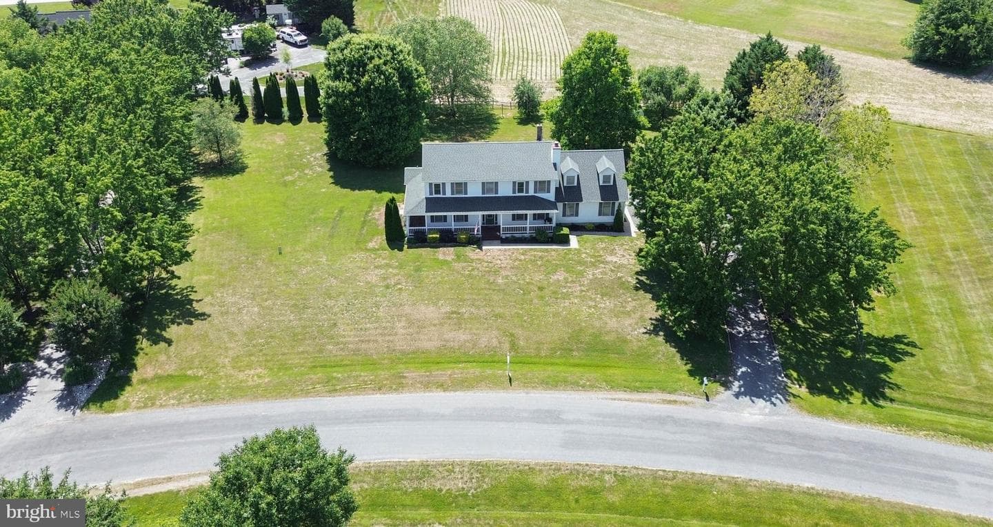 107 Chestnut Lane photo 11