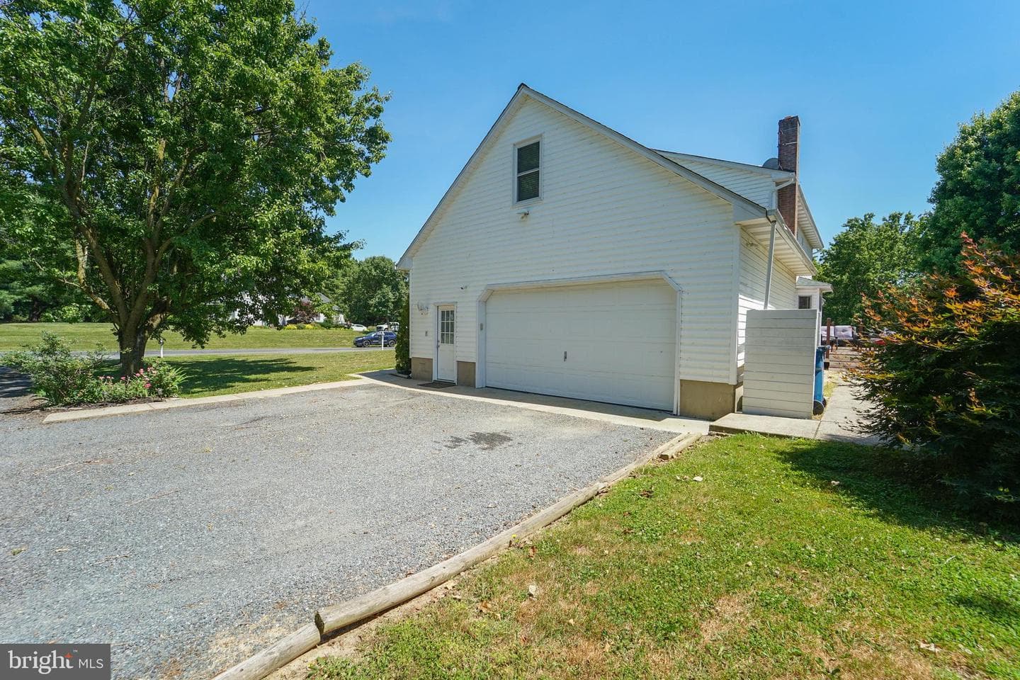 107 Chestnut Lane photo 12