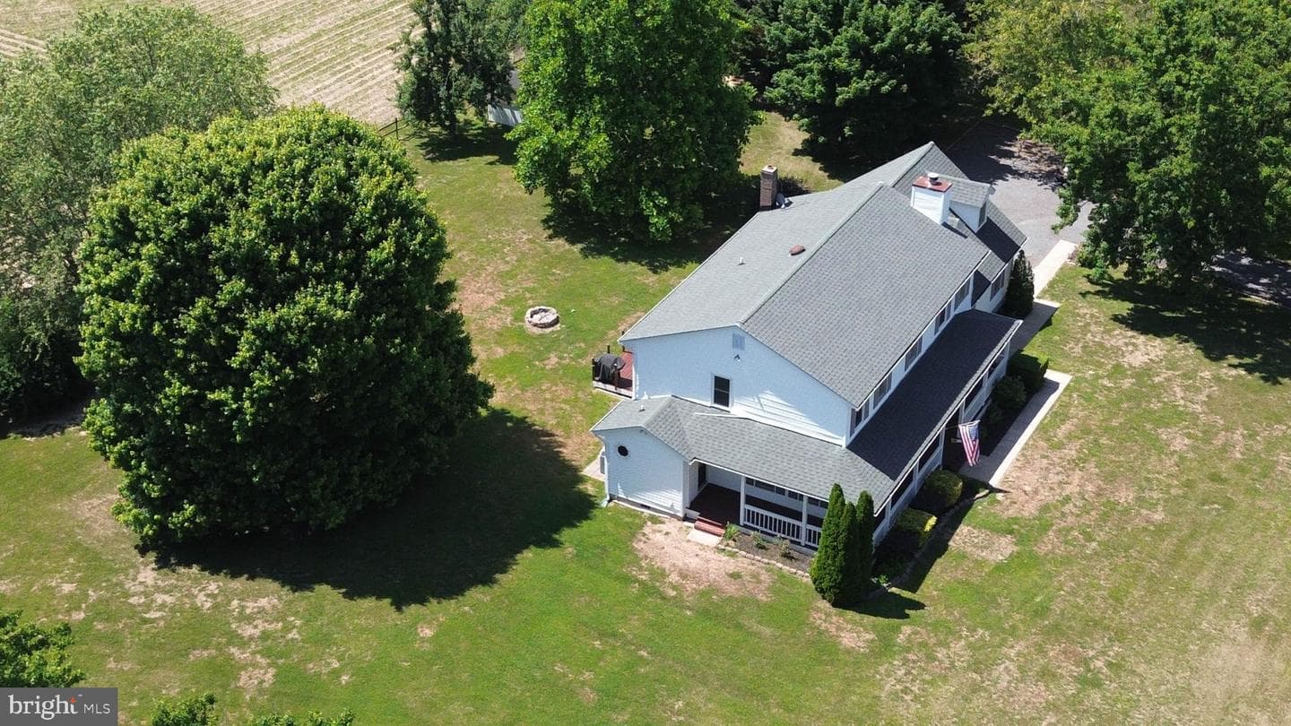 107 Chestnut Lane photo 13