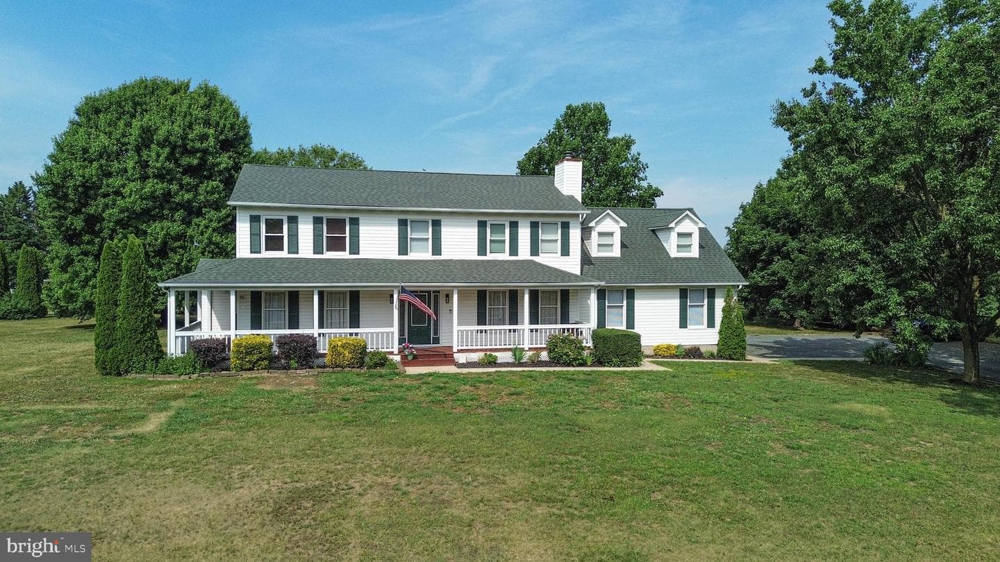 107 Chestnut Lane photo 3