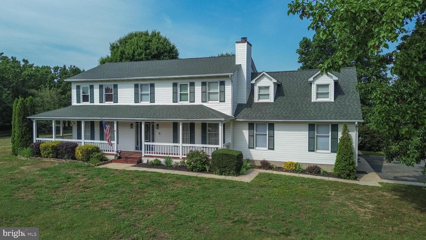 107 Chestnut Lane photo 9