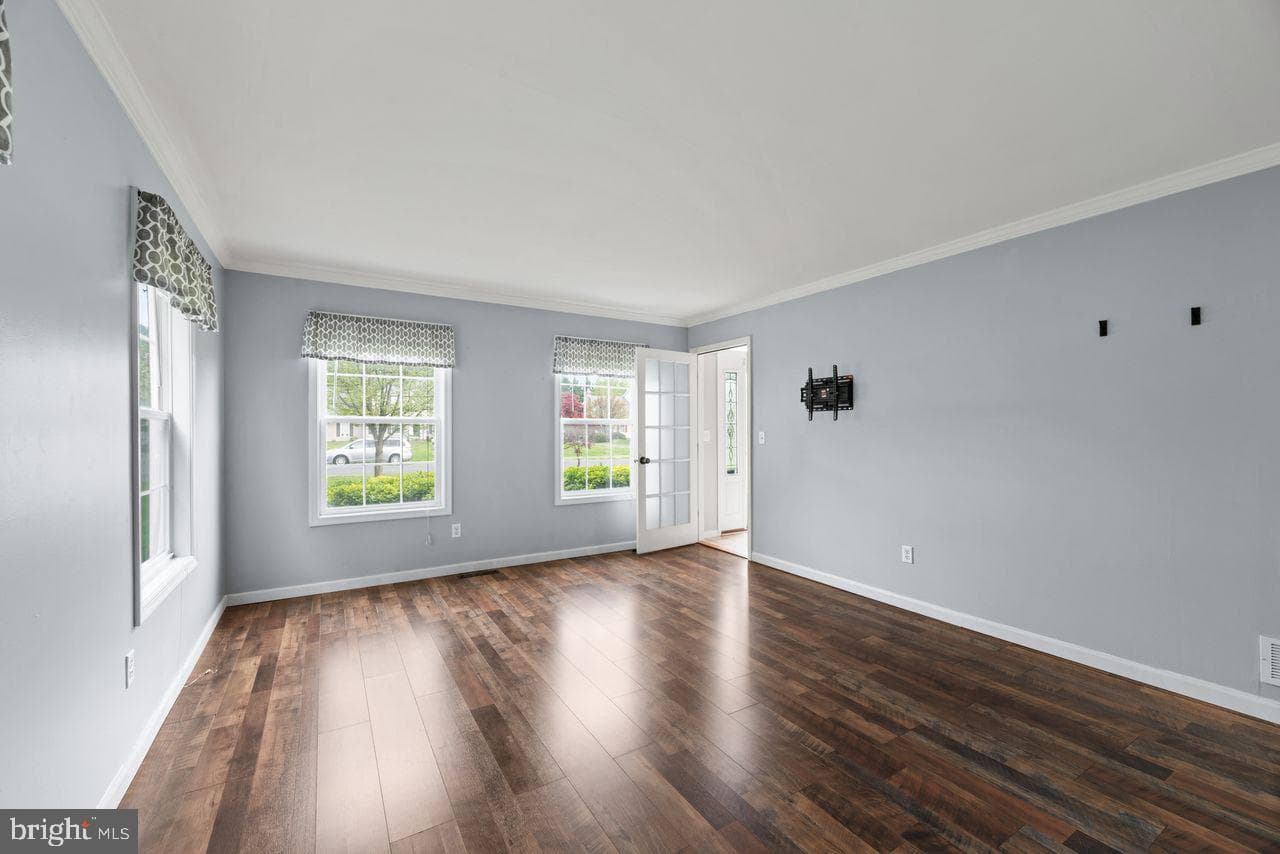 306 Overlook Drive photo 9