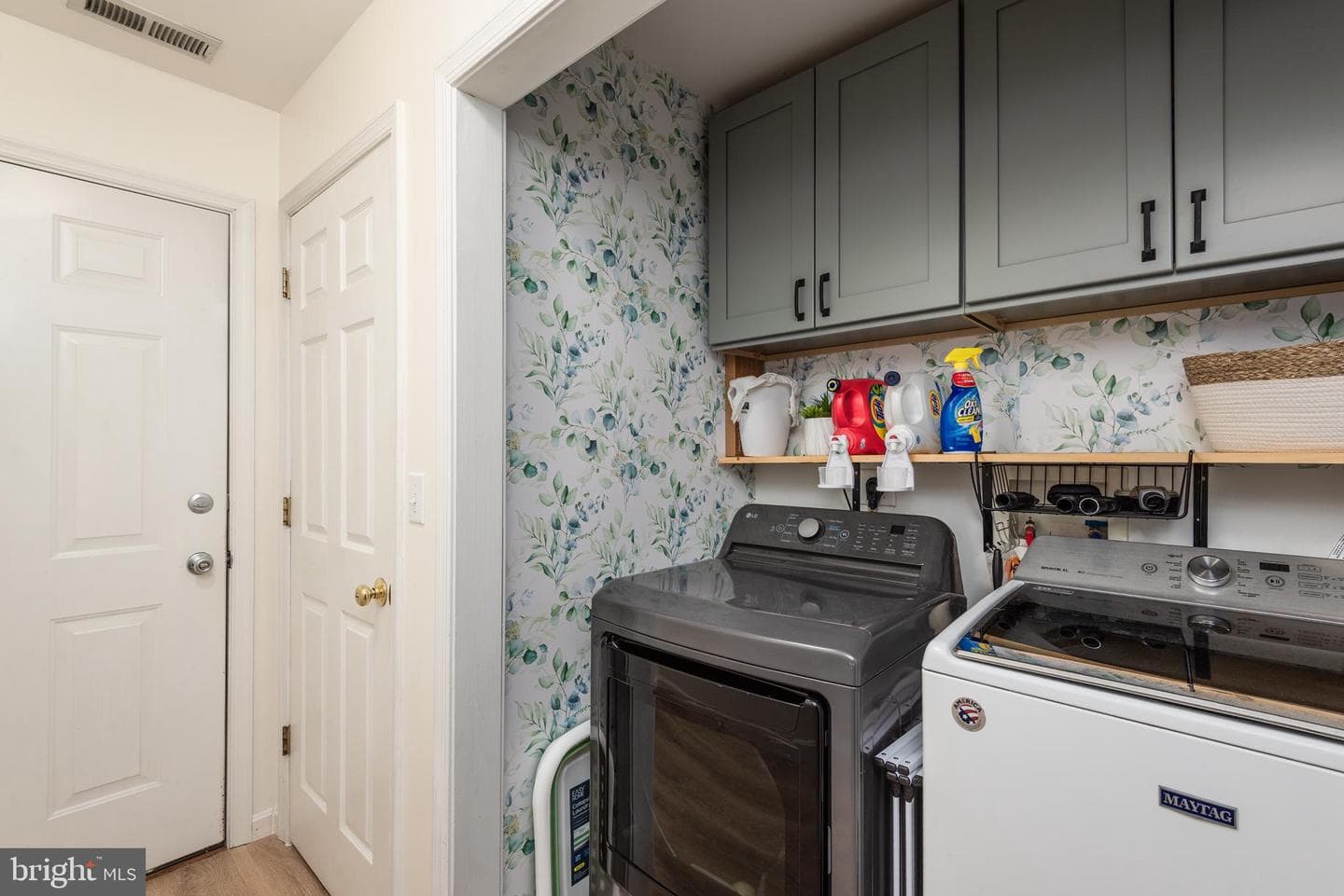 716 Cloverfields Drive photo 12