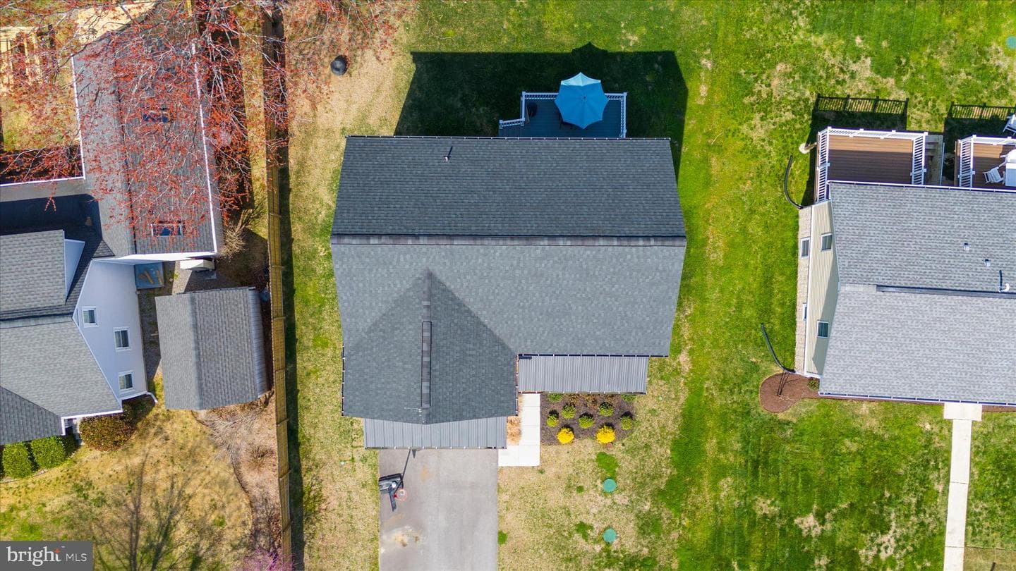 122 N Lake Drive photo 58