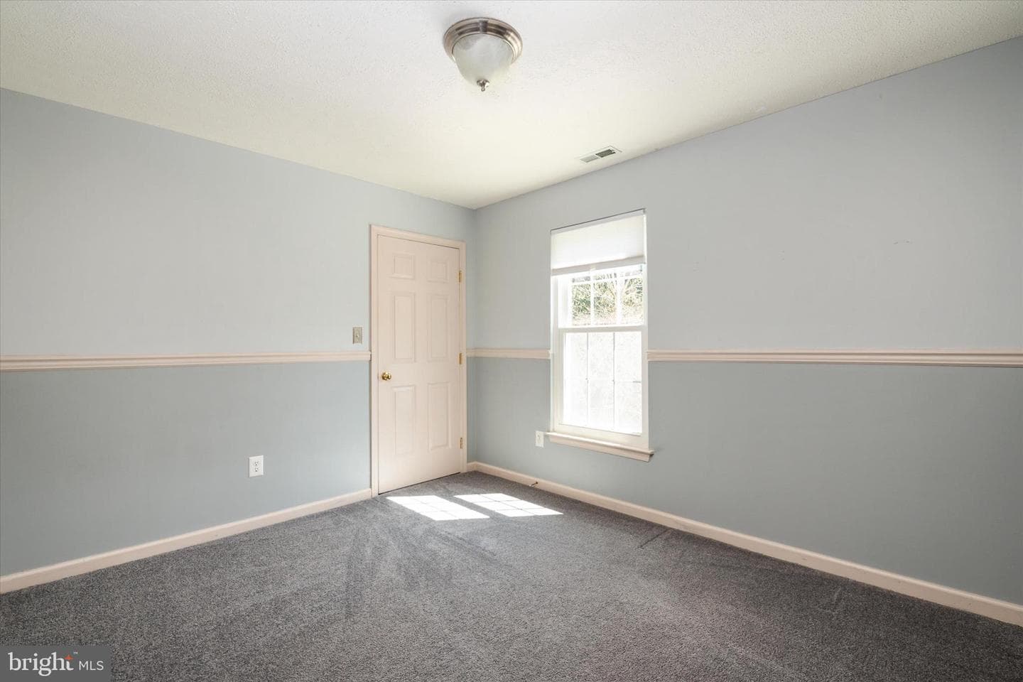 213 Edenderry Avenue photo 25