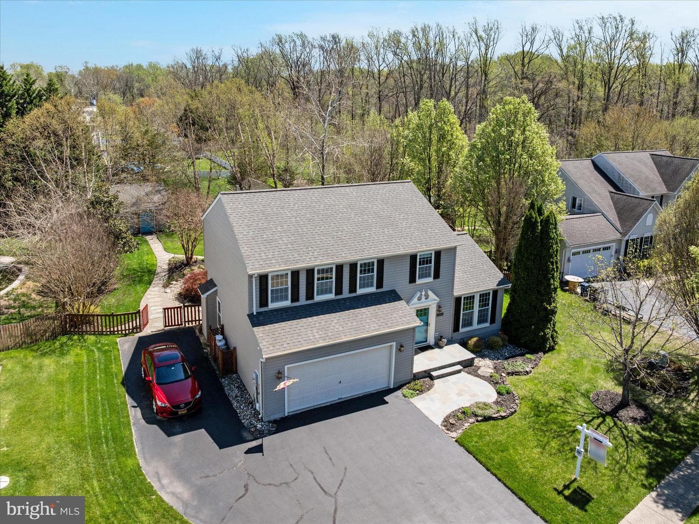 213 Edenderry Avenue photo 3