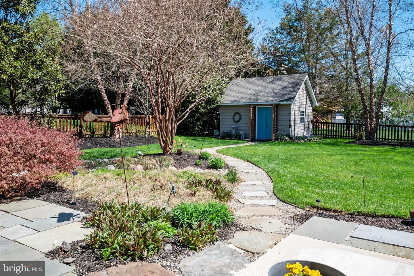 213 Edenderry Avenue photo 33