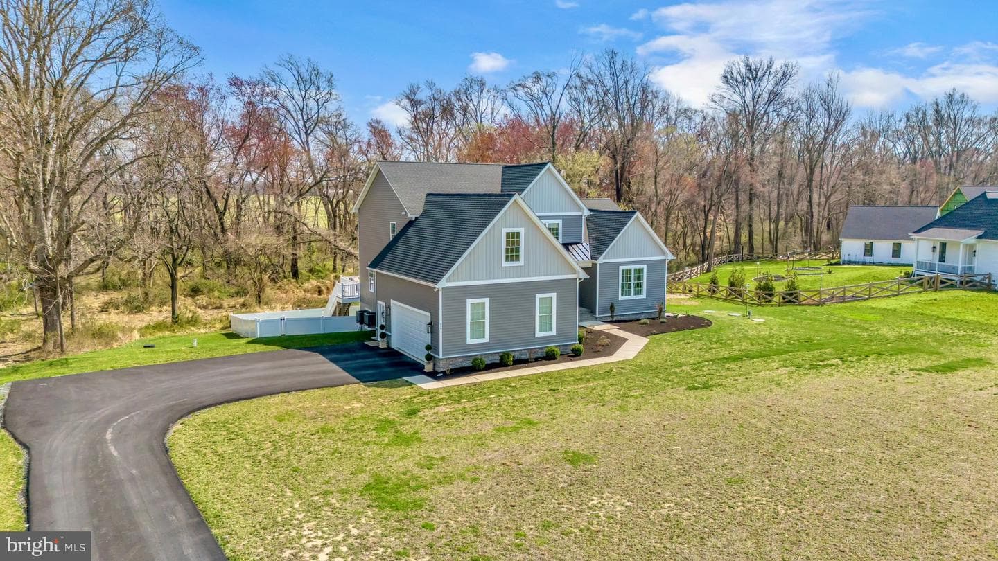 115 Thicket Court photo 13