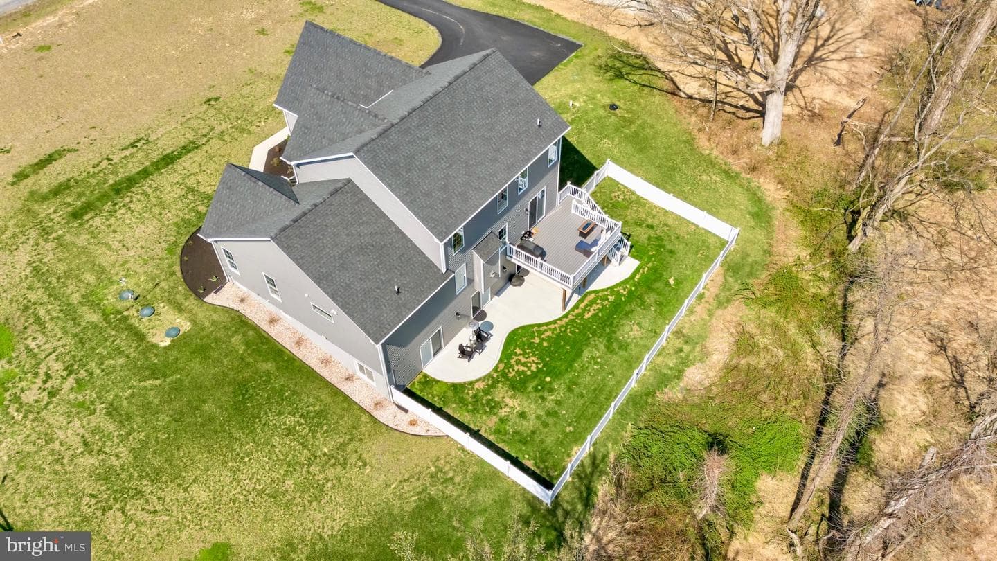 115 Thicket Court photo 15