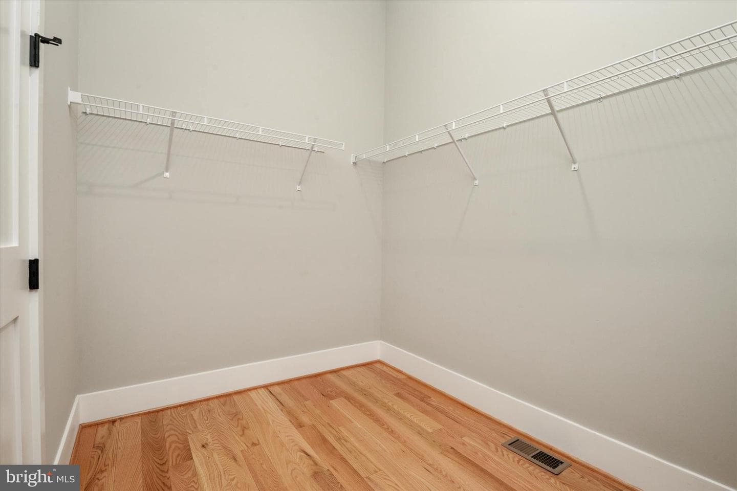 307 Columbia Lane photo 28