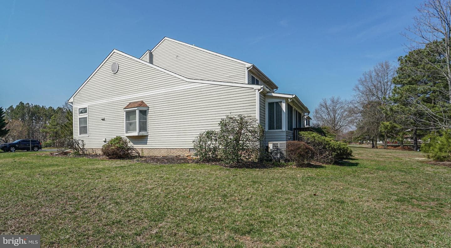 7009 Bridgepointe Drive photo 14