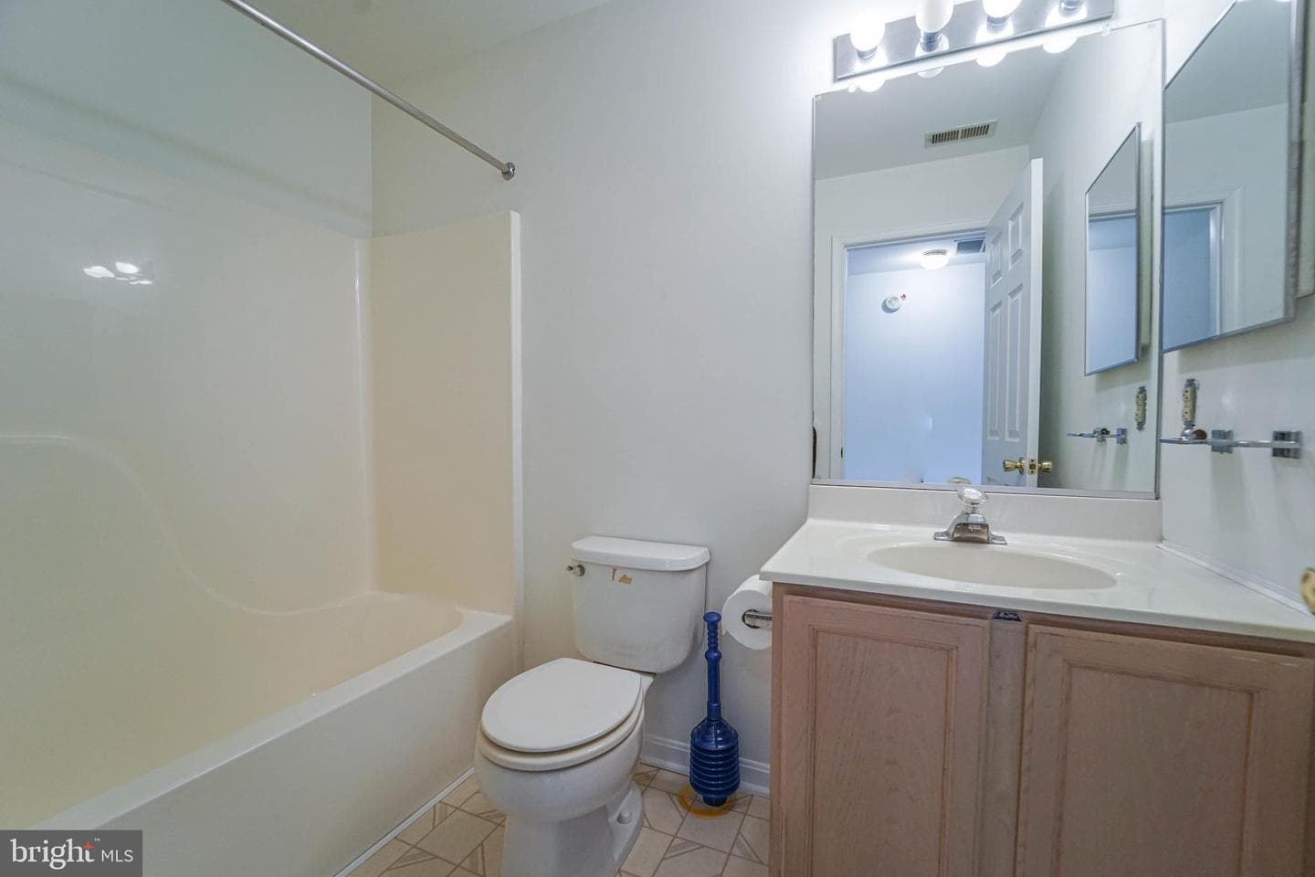 7009 Bridgepointe Drive photo 39