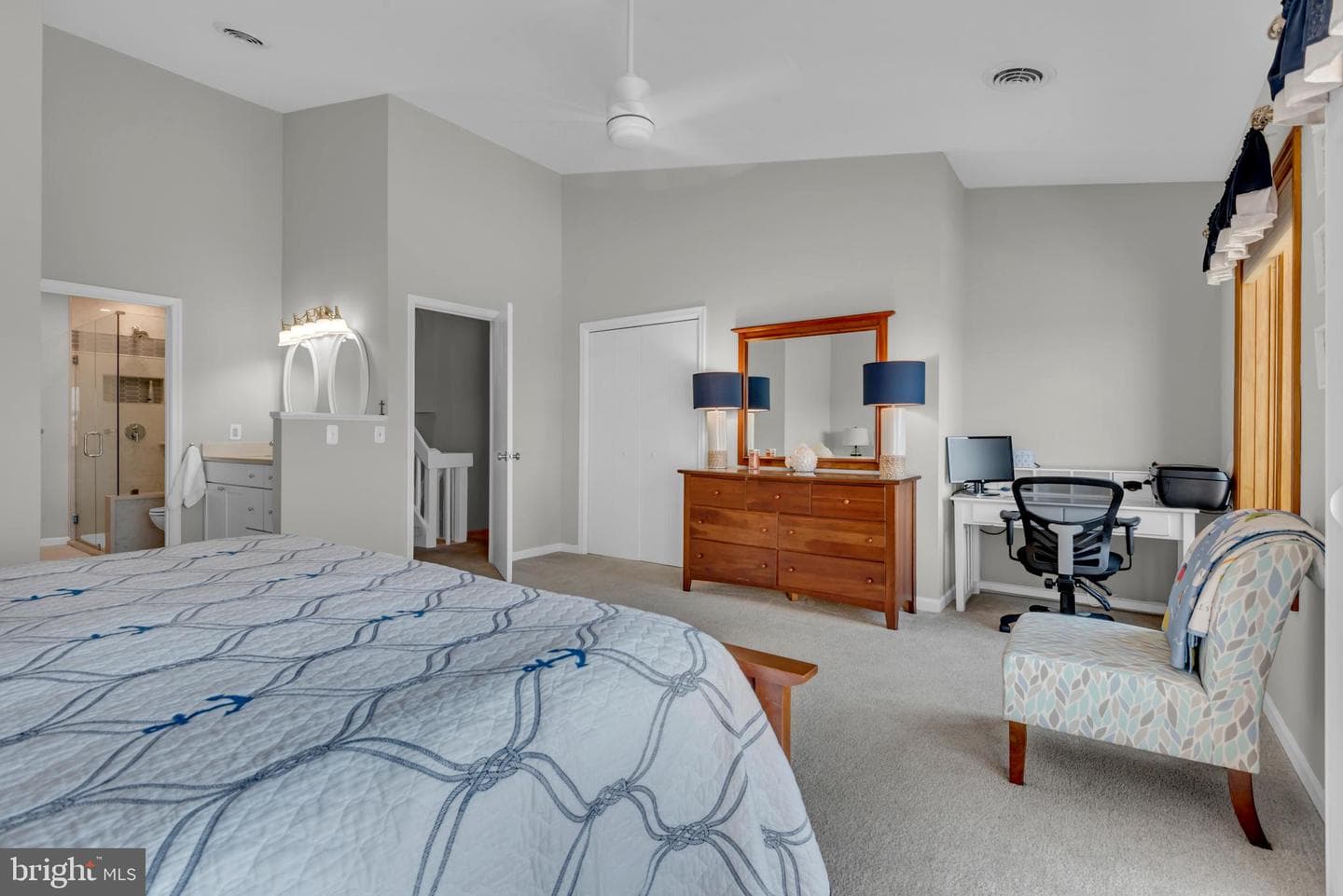114 Bayview photo 28