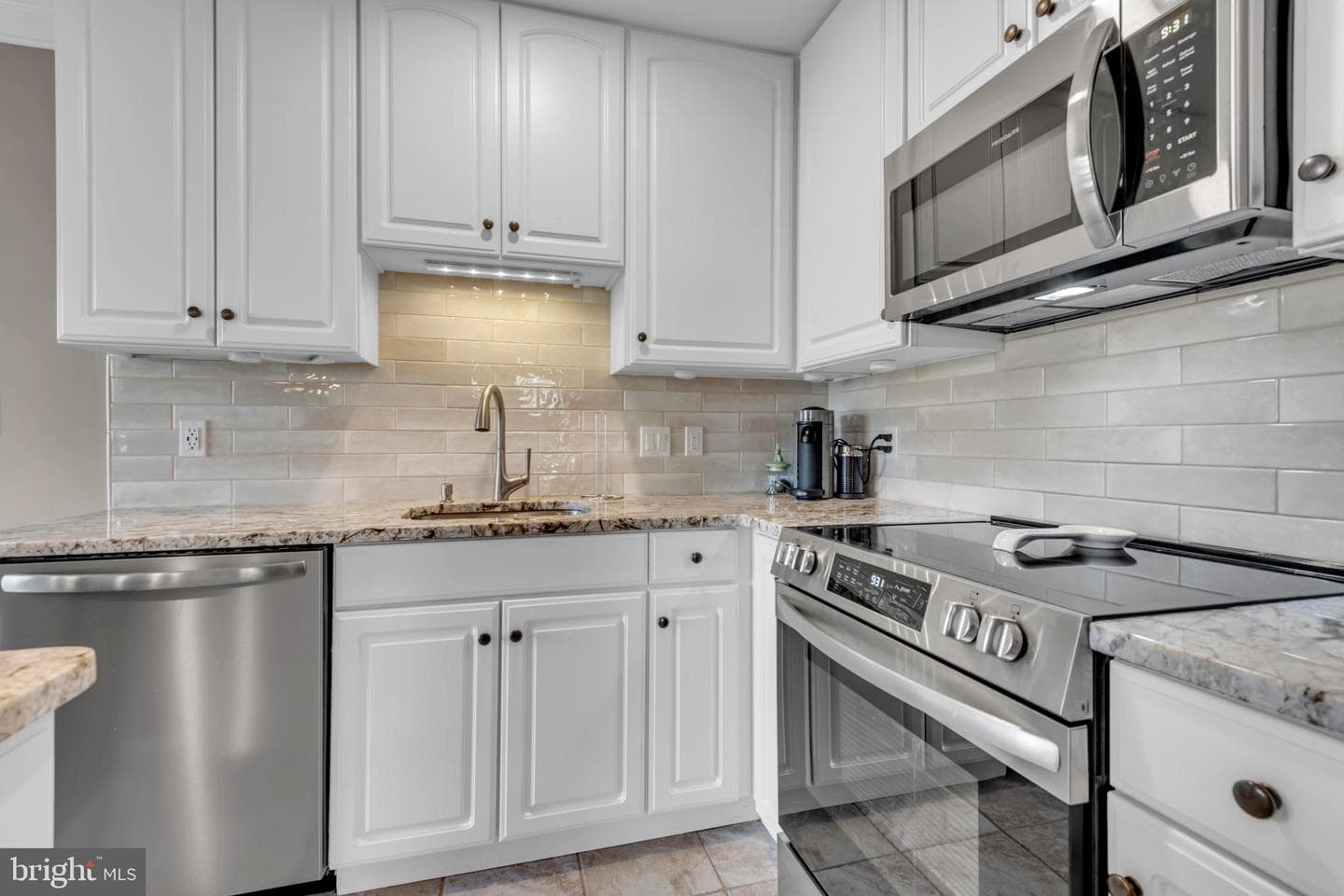 501 Teal Court photo 17