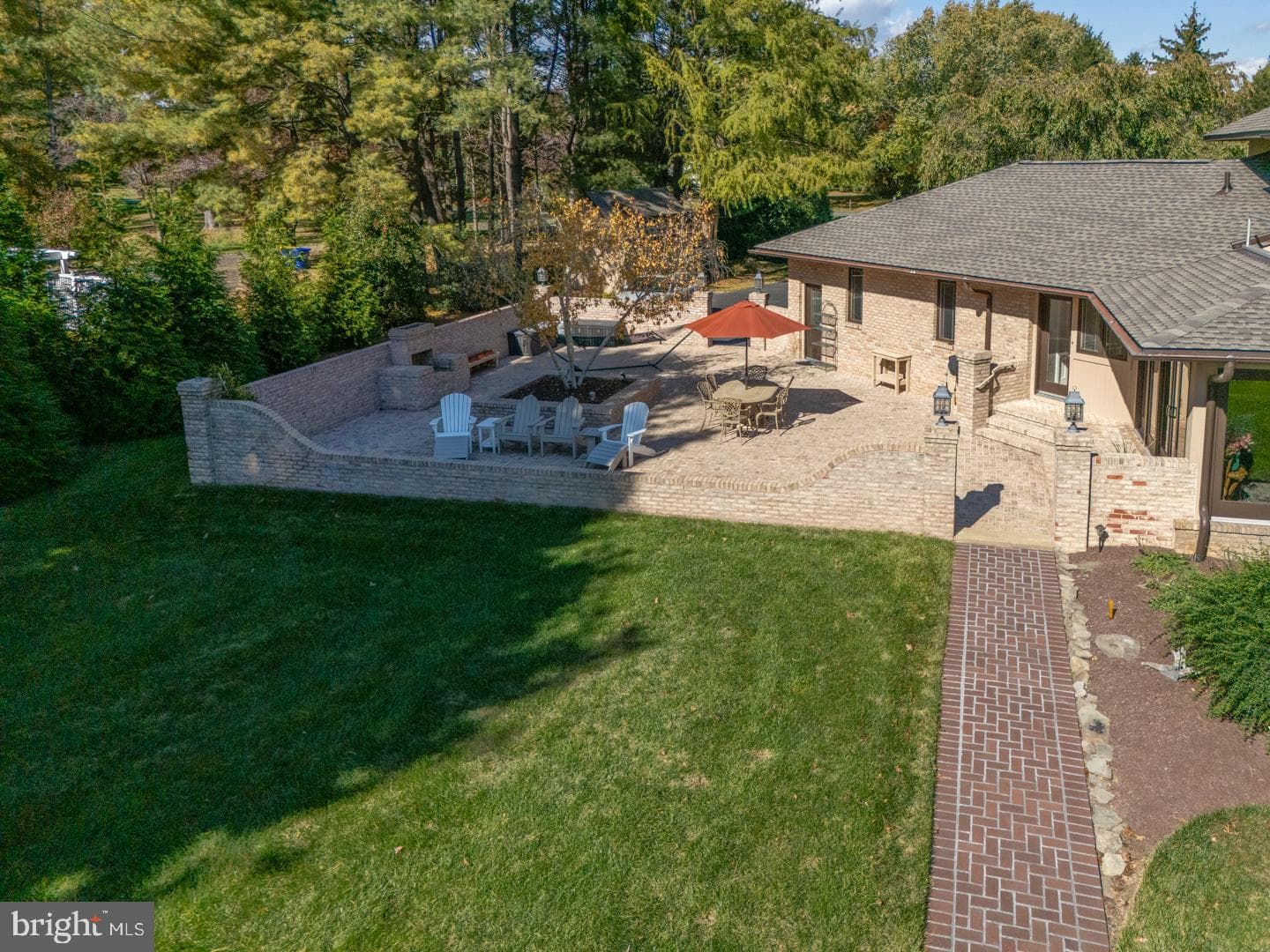 377 Hemsley Drive photo 13