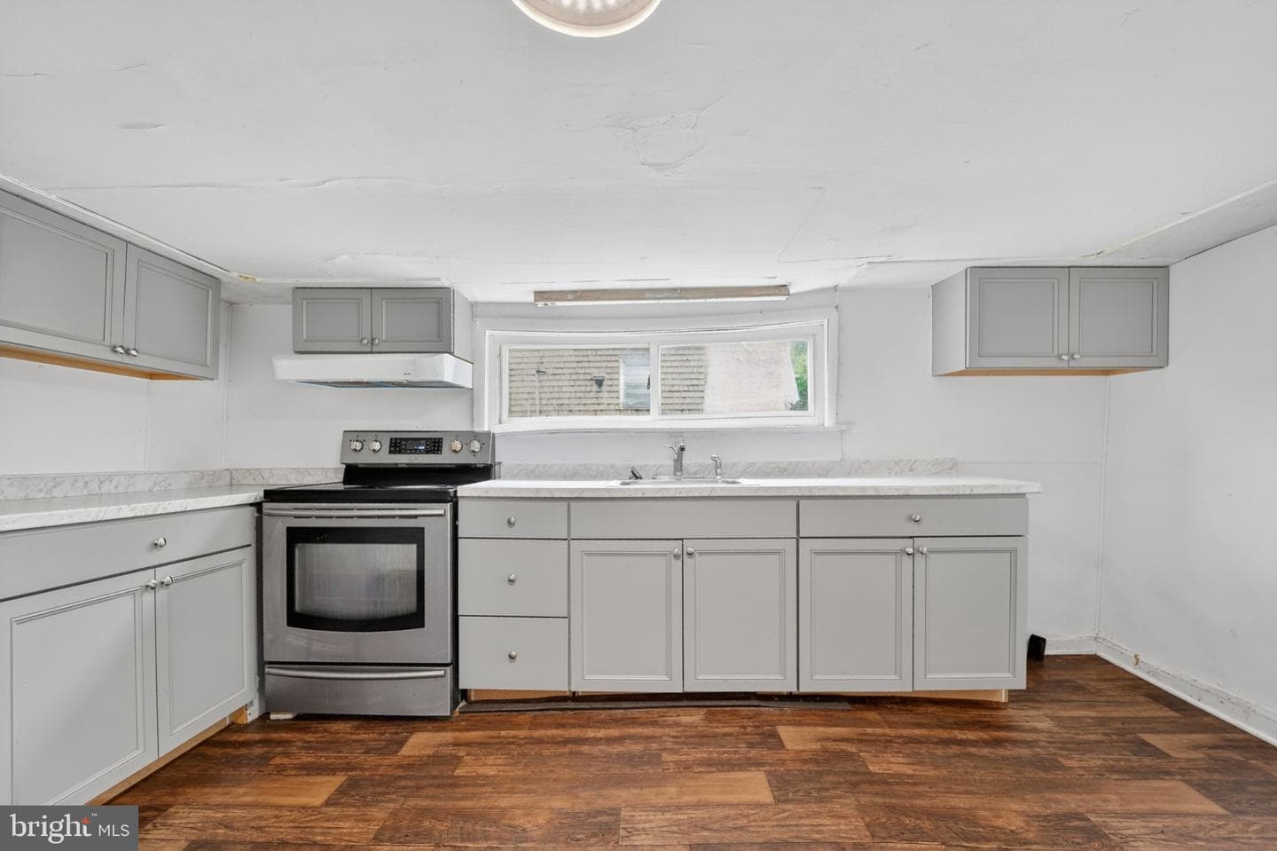 319 N Liberty Street photo 17