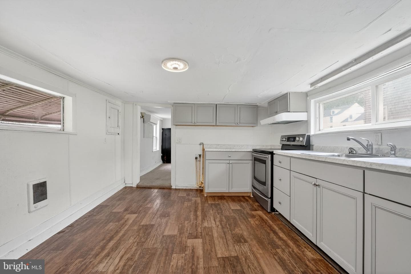 319 N Liberty Street photo 18