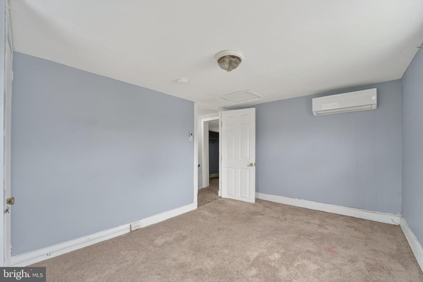 319 N Liberty Street photo 27