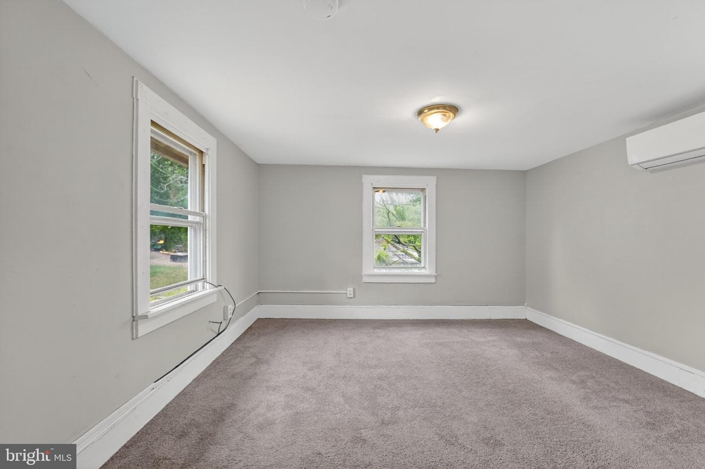 319 N Liberty Street photo 35