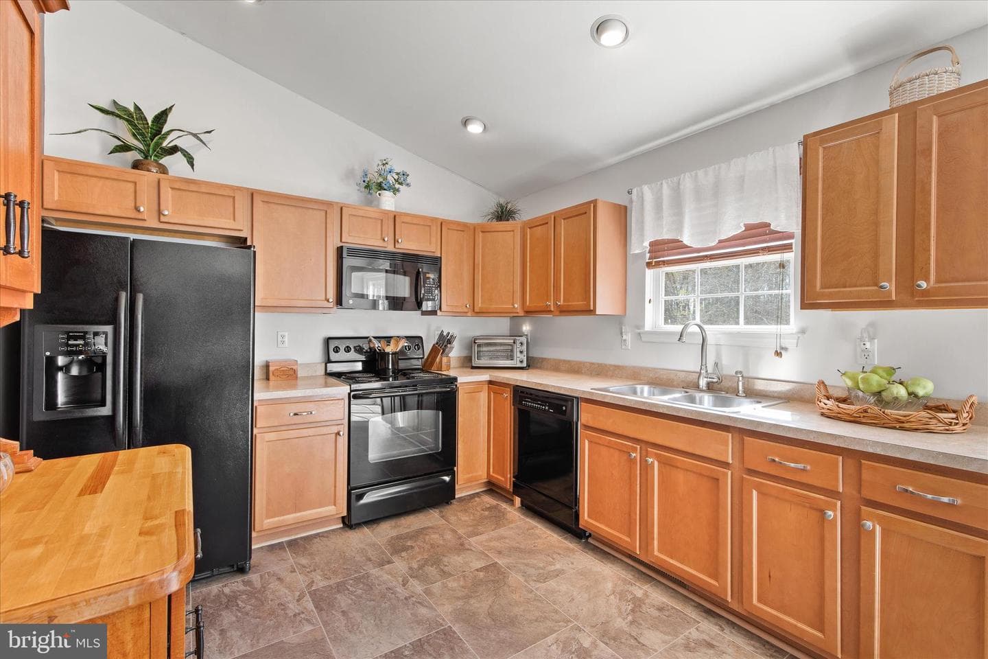 2032 Pondtown Road photo 12