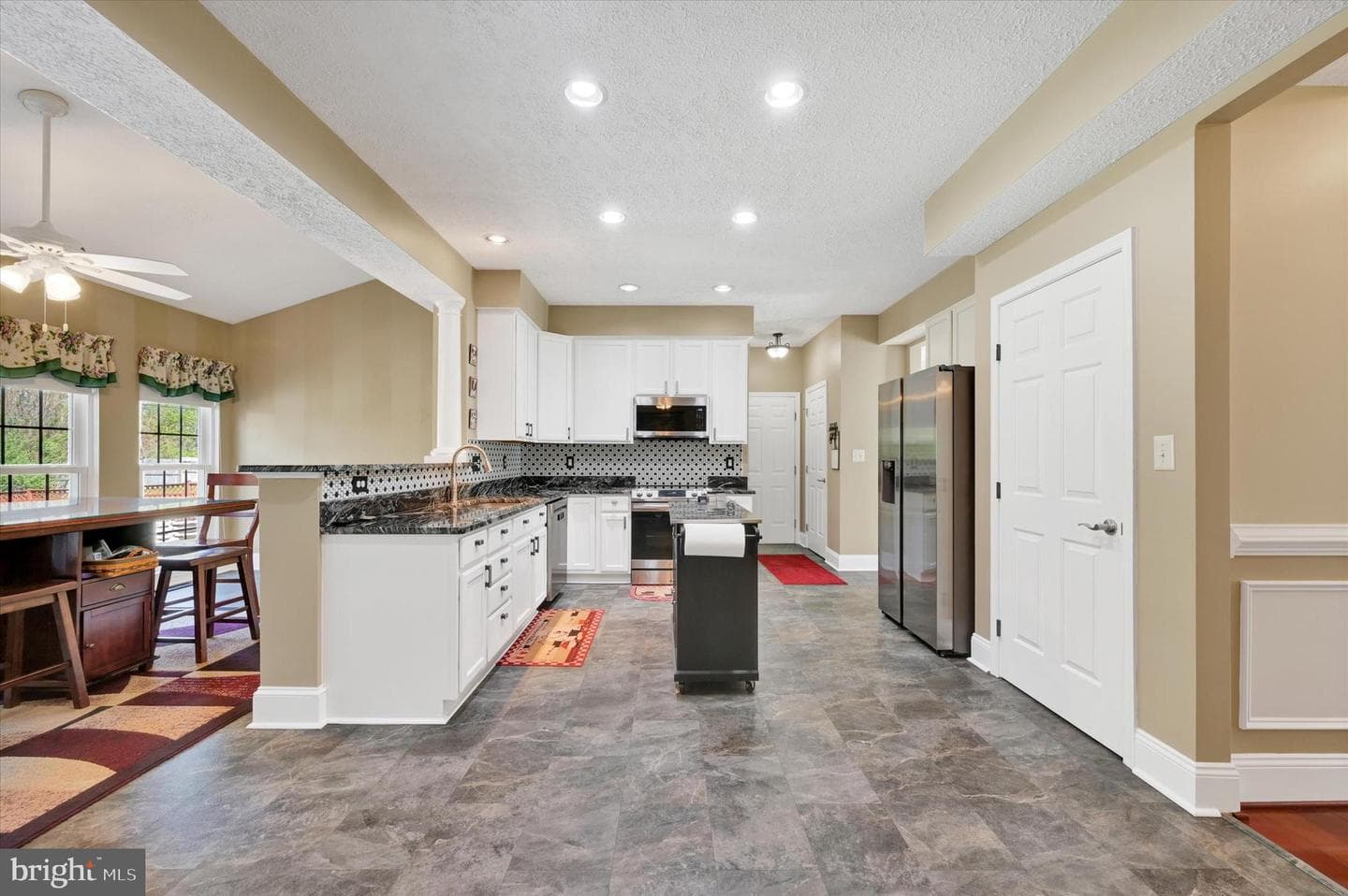 216 Edenderry Avenue photo 10