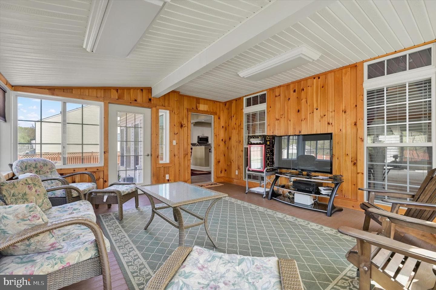 216 Edenderry Avenue photo 33