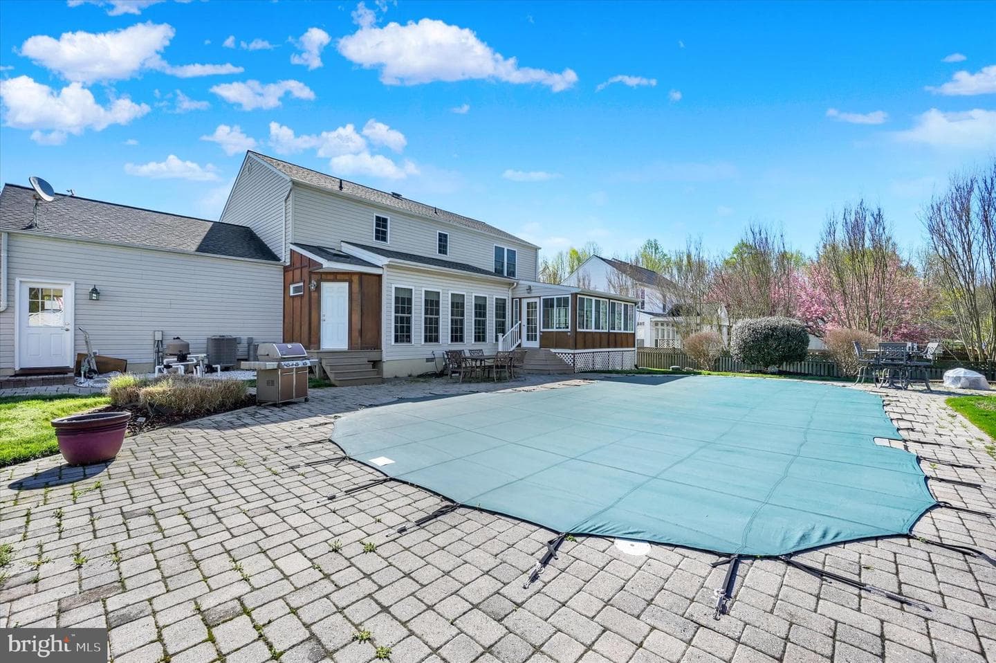 216 Edenderry Avenue photo 41