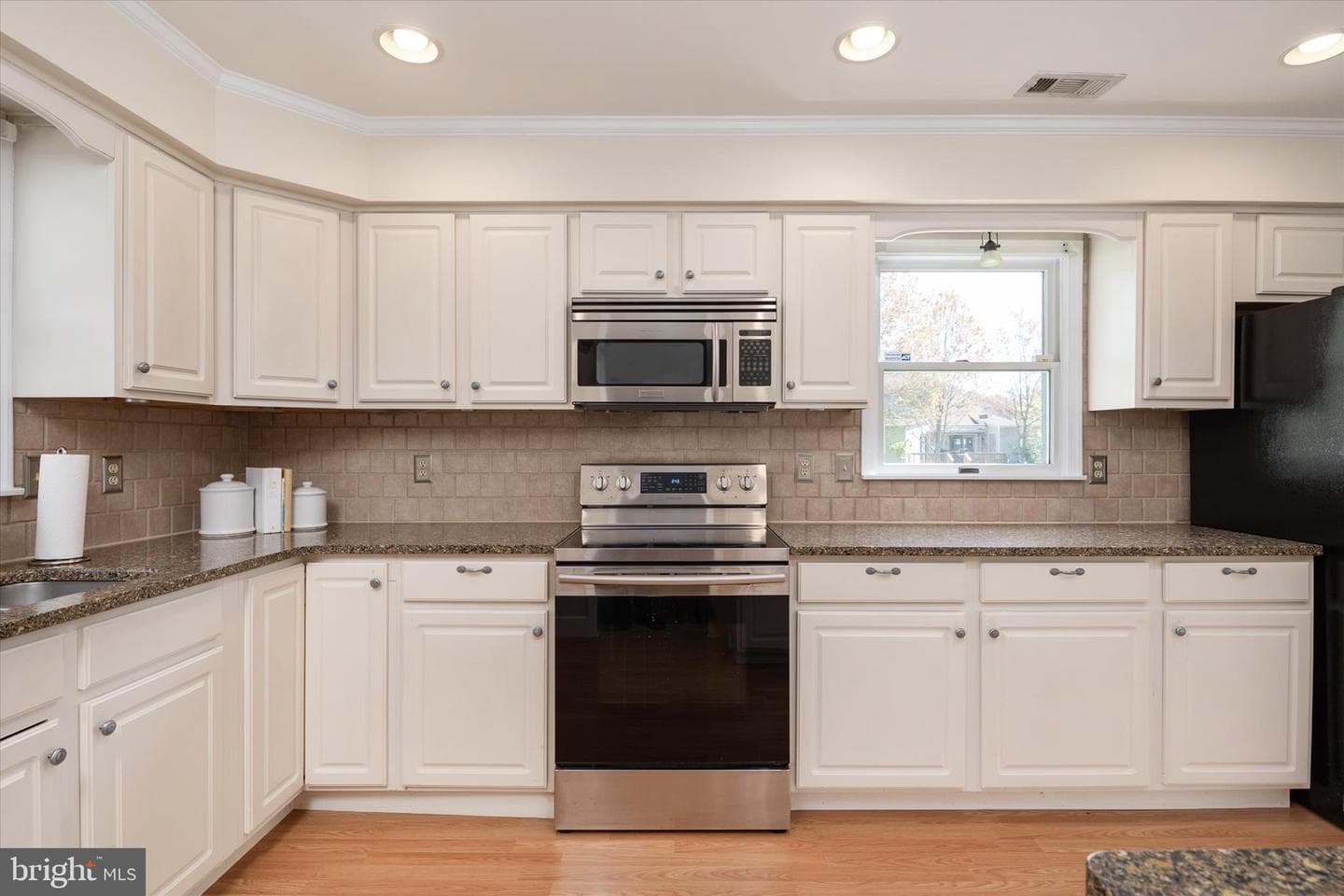 2008 Bridgepointe Drive photo 8