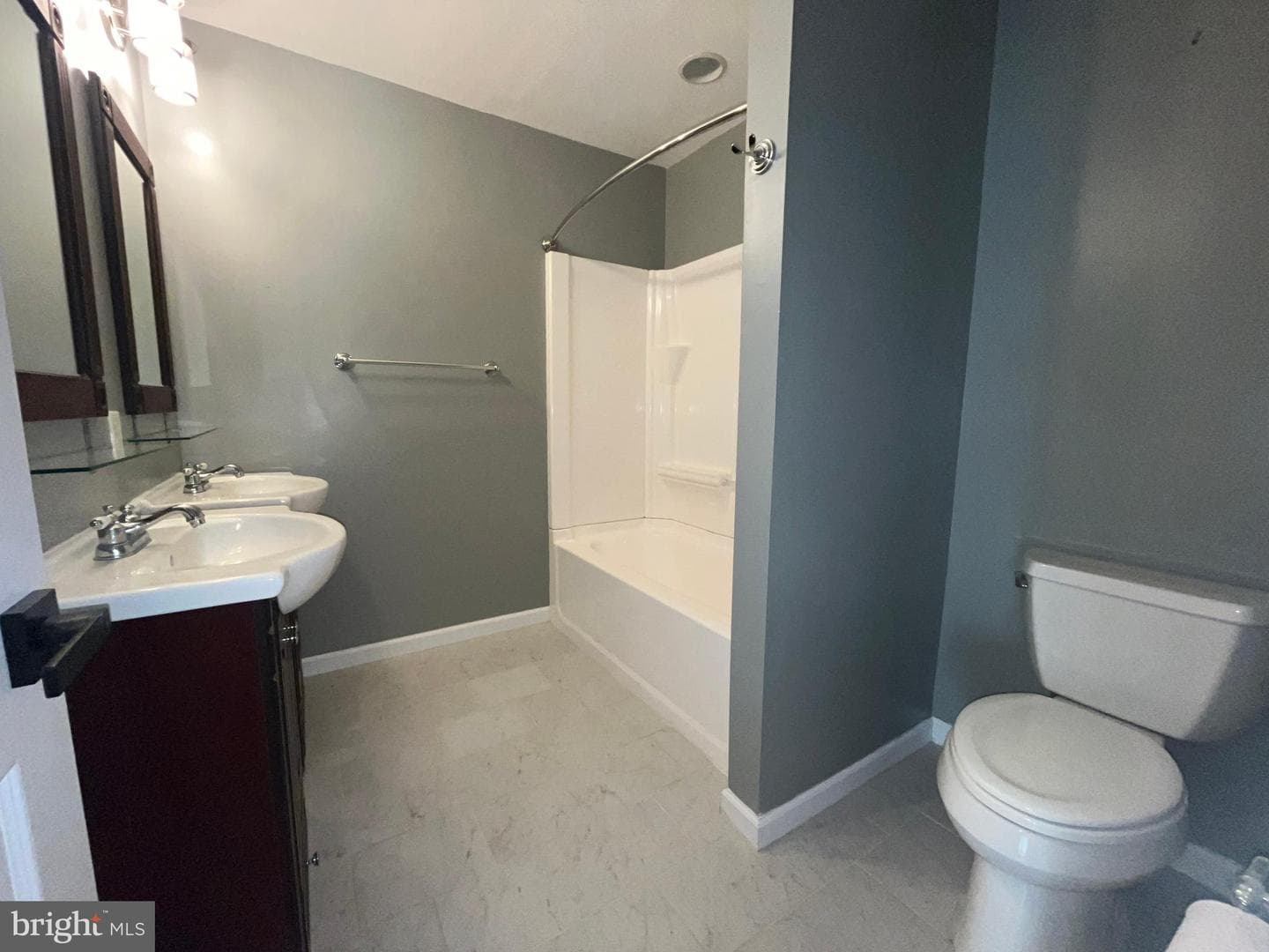107 Whitby Lane photo 44