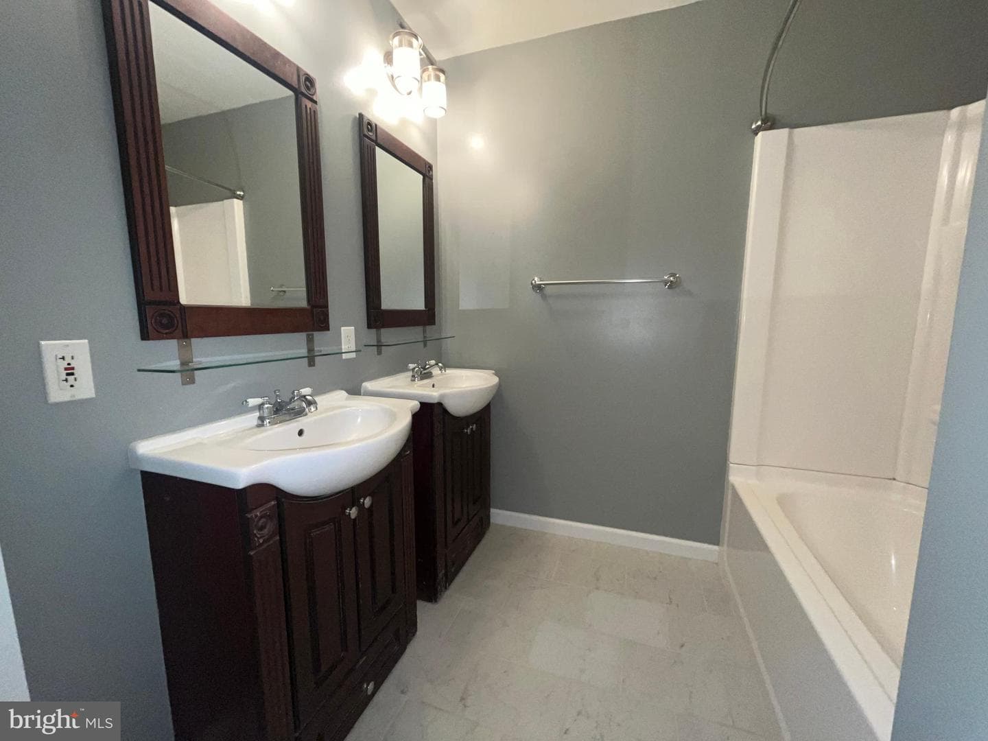 107 Whitby Lane photo 45