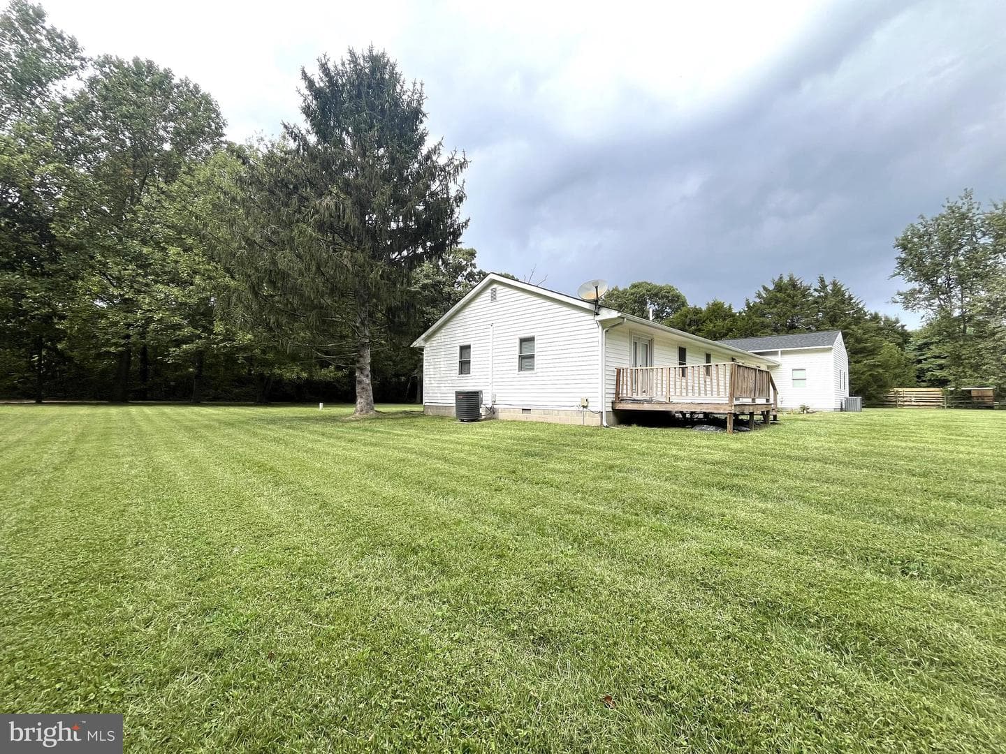 107 Whitby Lane photo 50