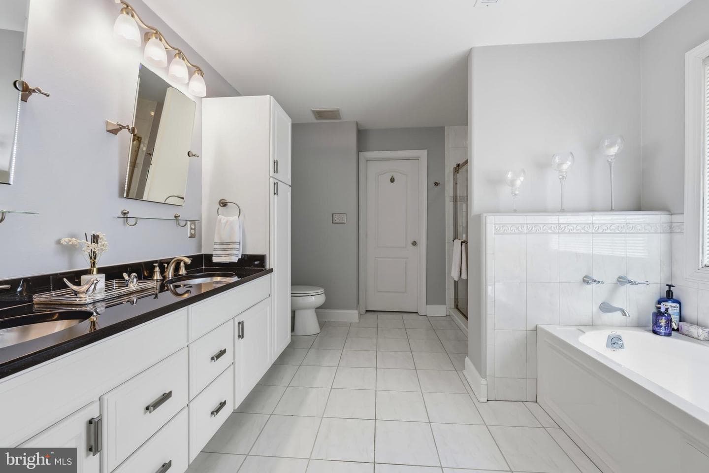 1033 Avalon Court photo 30