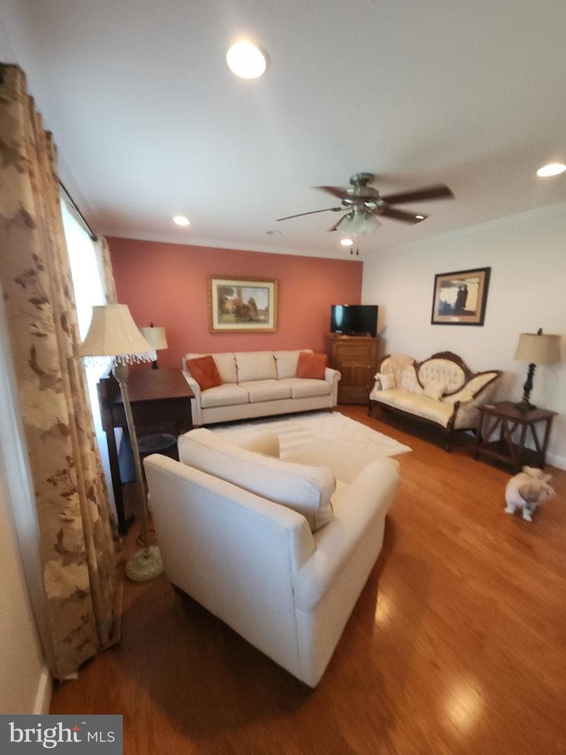 101 Chestnut Road photo 8