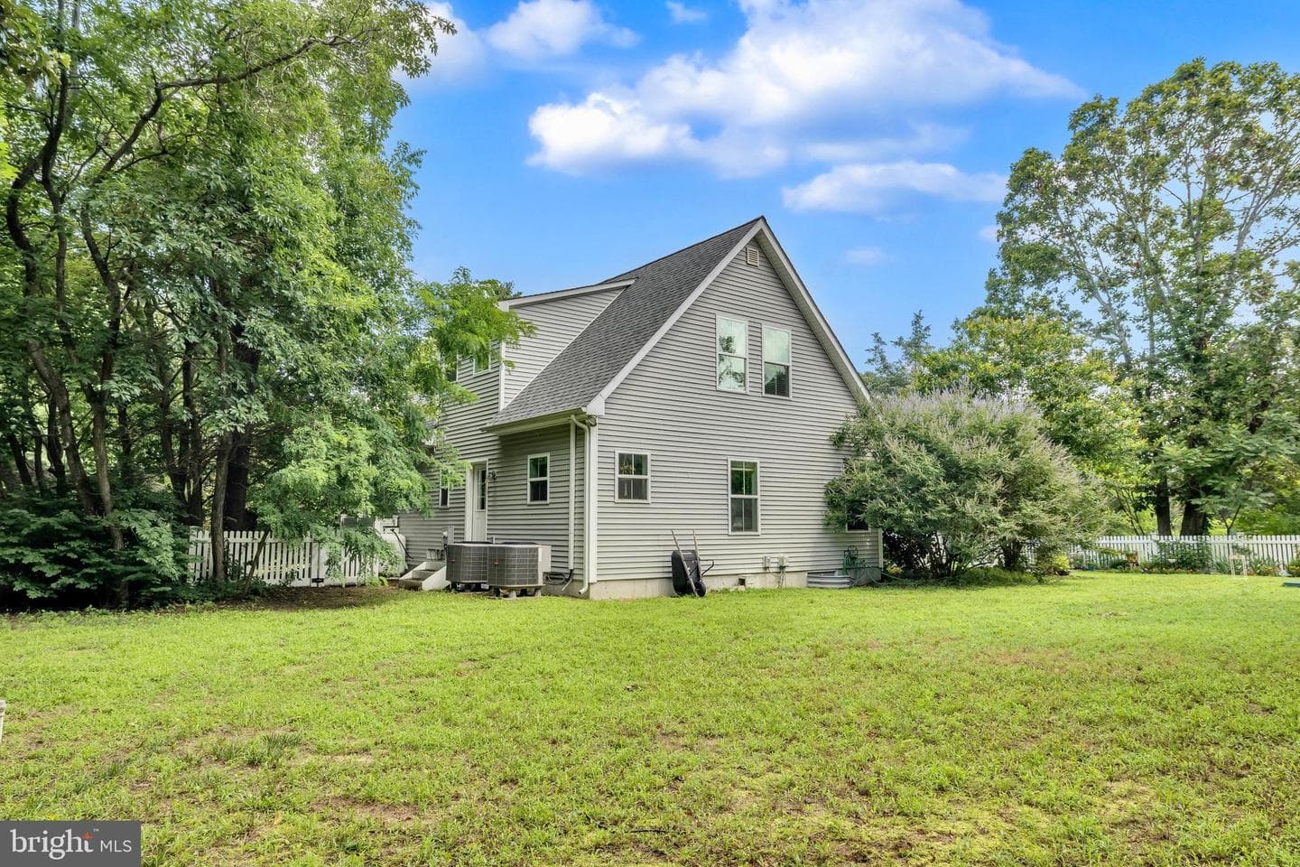 321 Front Street photo 45