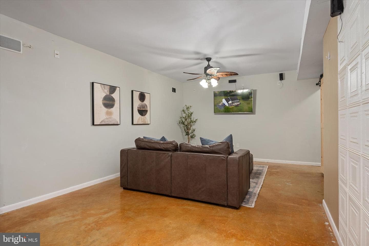 118 Dabbling Court photo 36
