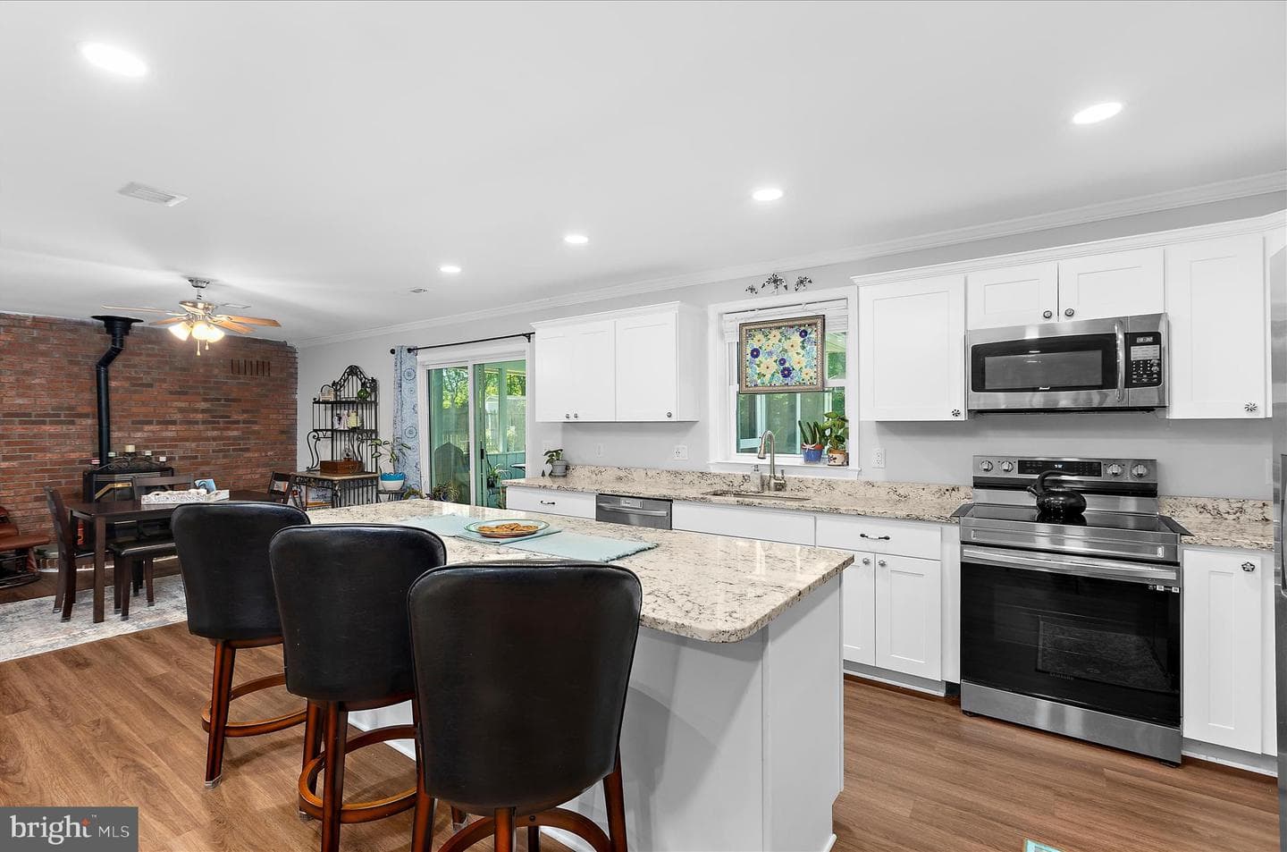 1906 Stevens Drive photo 10