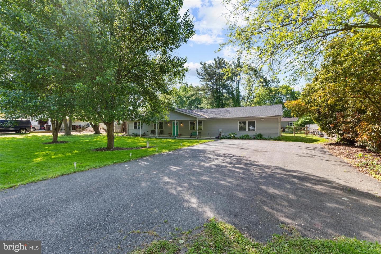 1906 Stevens Drive photo 5