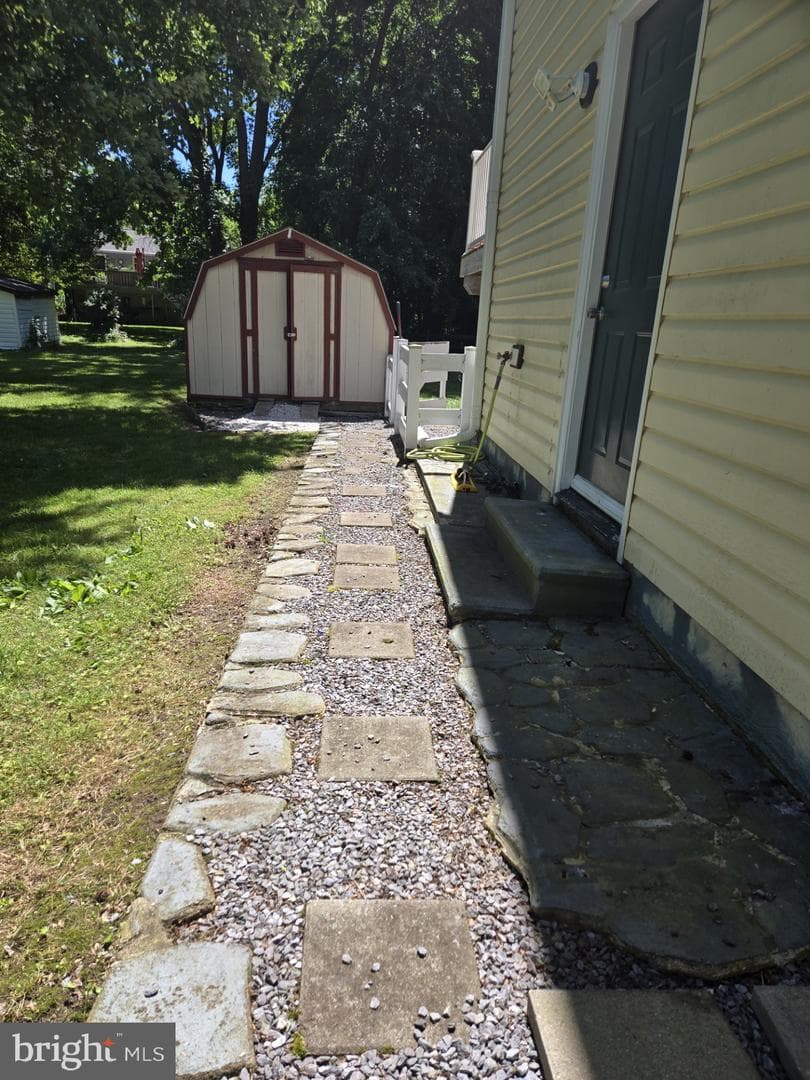 708 Dixon Drive photo 5