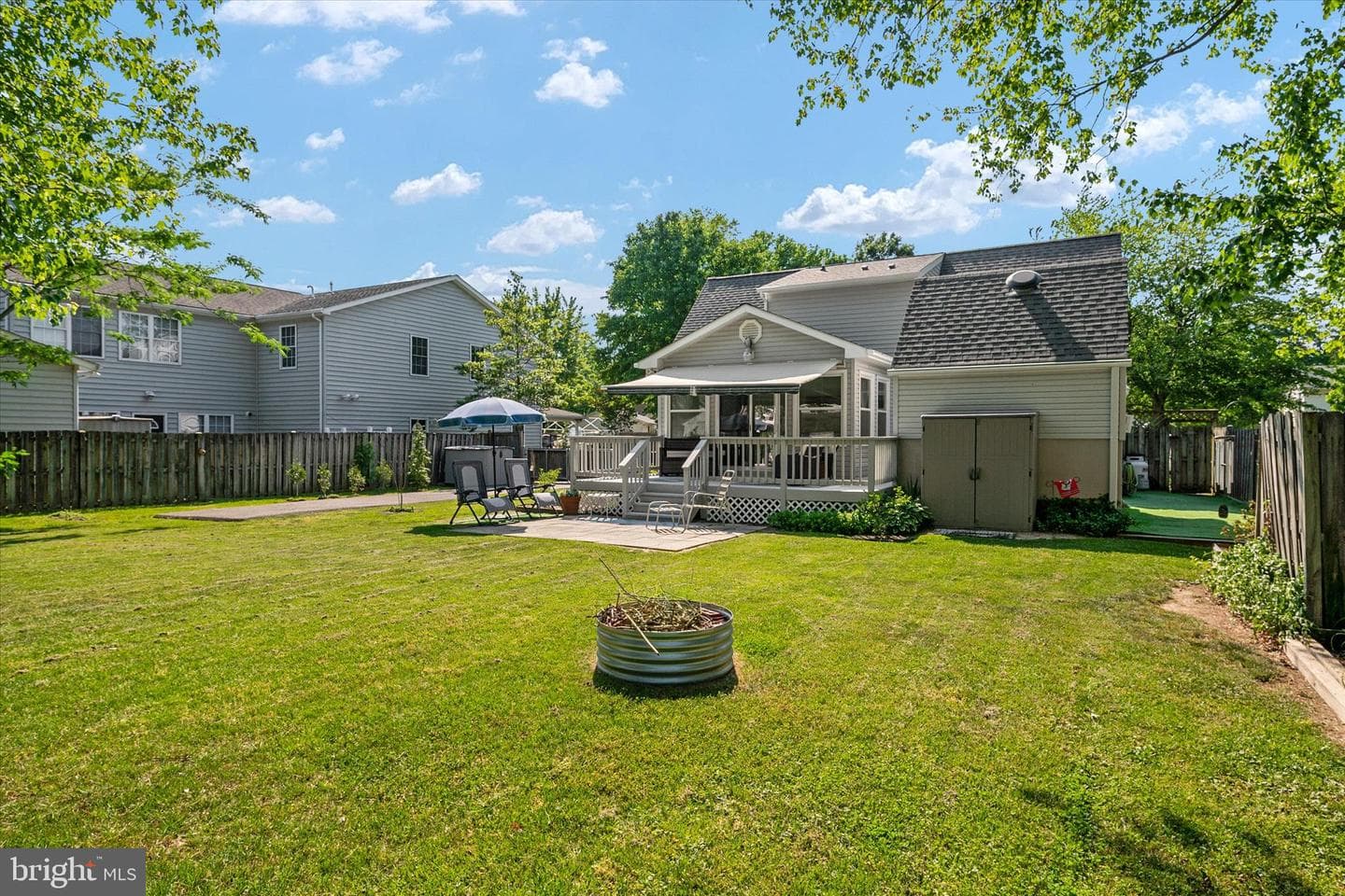 702 Dixon Dr photo 33