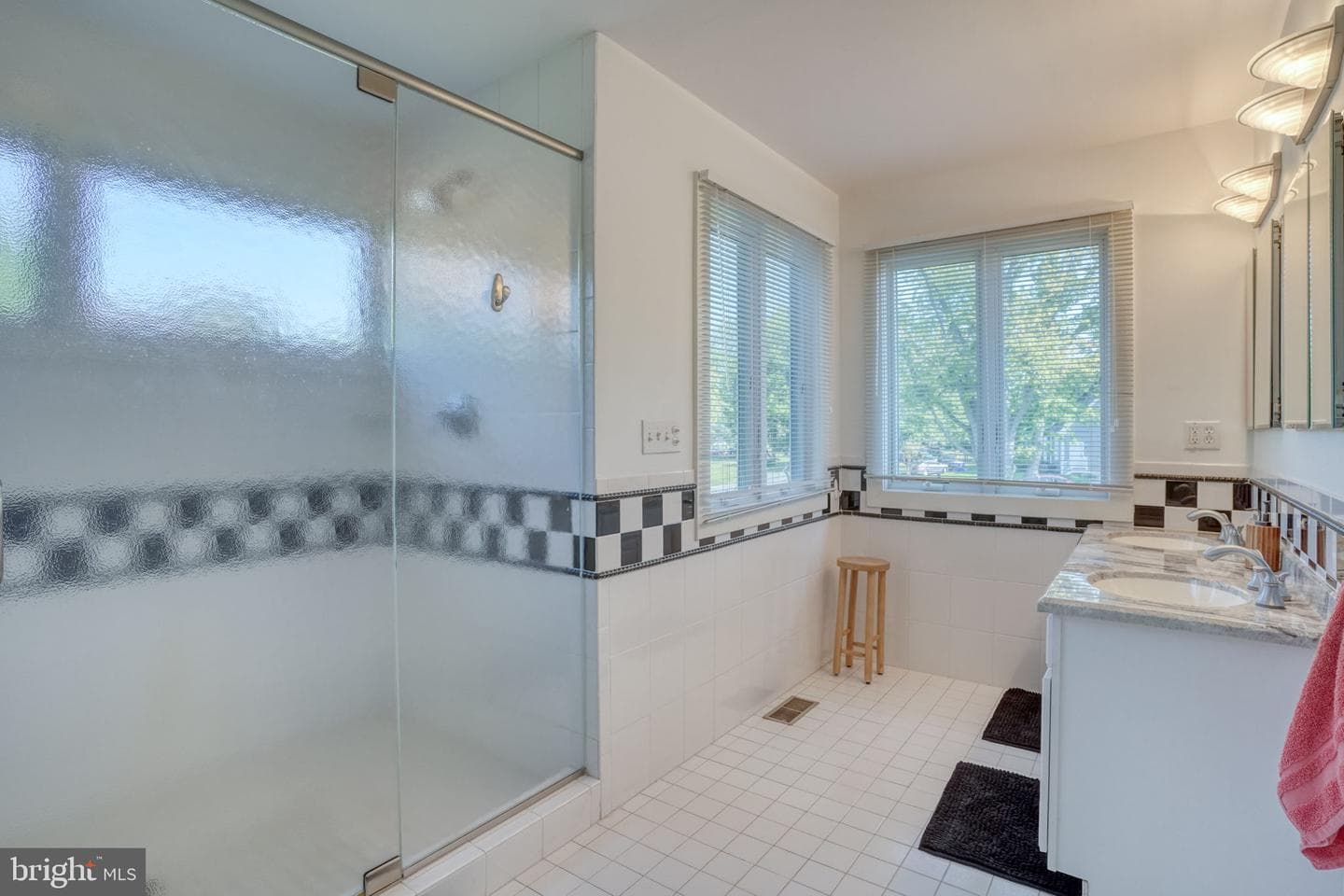 115 Congressional Drive photo 41