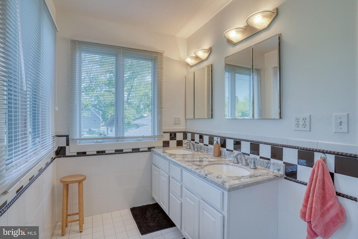 115 Congressional Drive photo 43