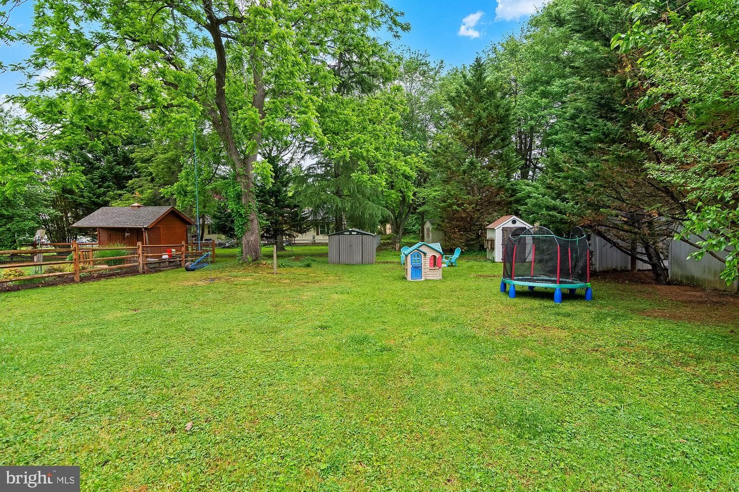 313 Oak Street photo 24