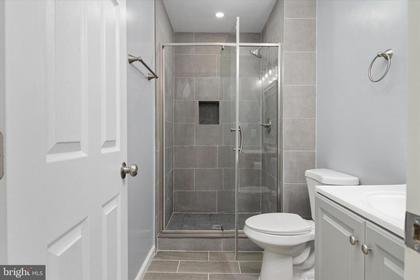 54f Queen Caroline Court photo 20