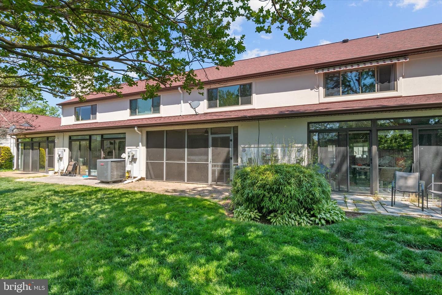 54f Queen Caroline Court photo 44