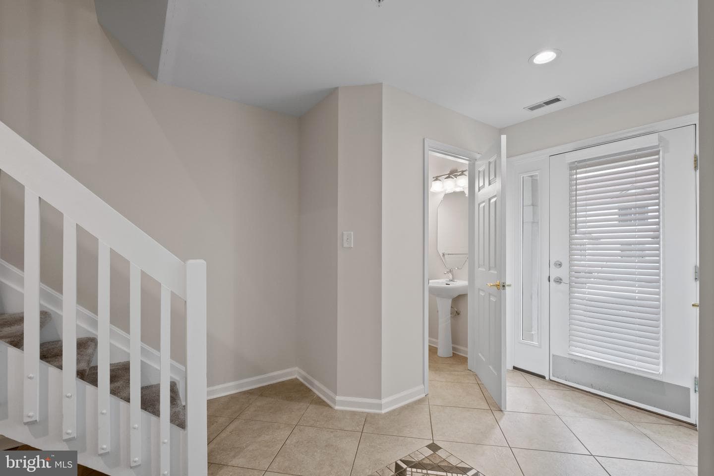 54 Queen Caroline Court photo 9