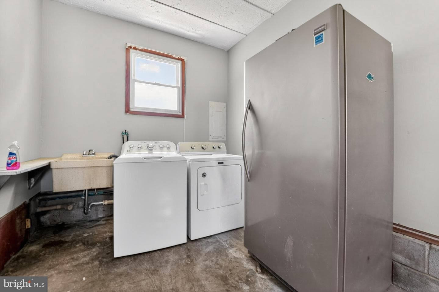 211 Long Point Road photo 33