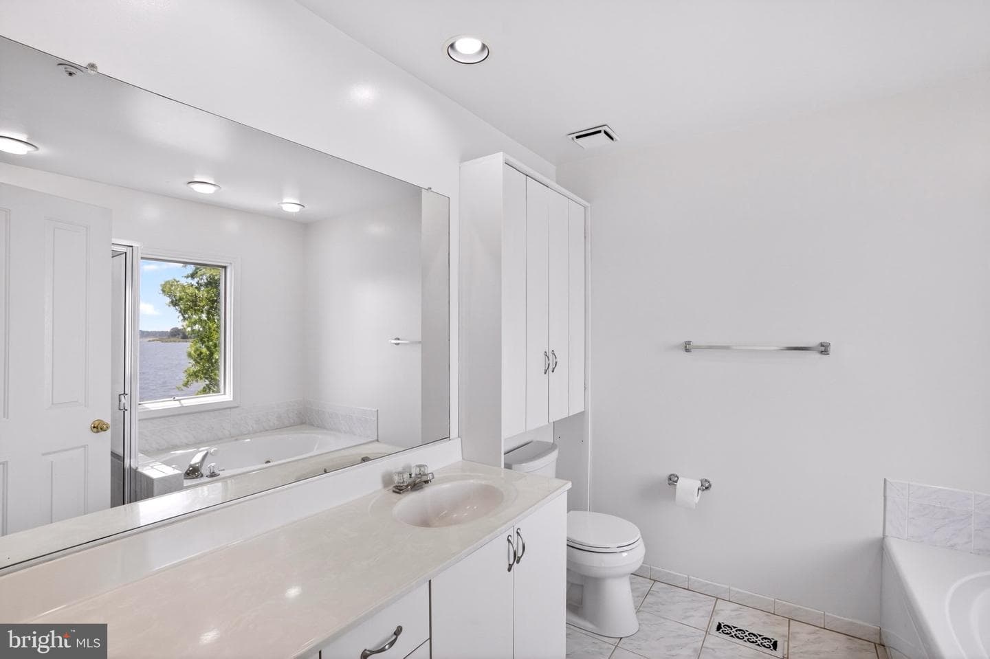 1401 Oyster Cove Drive photo 17