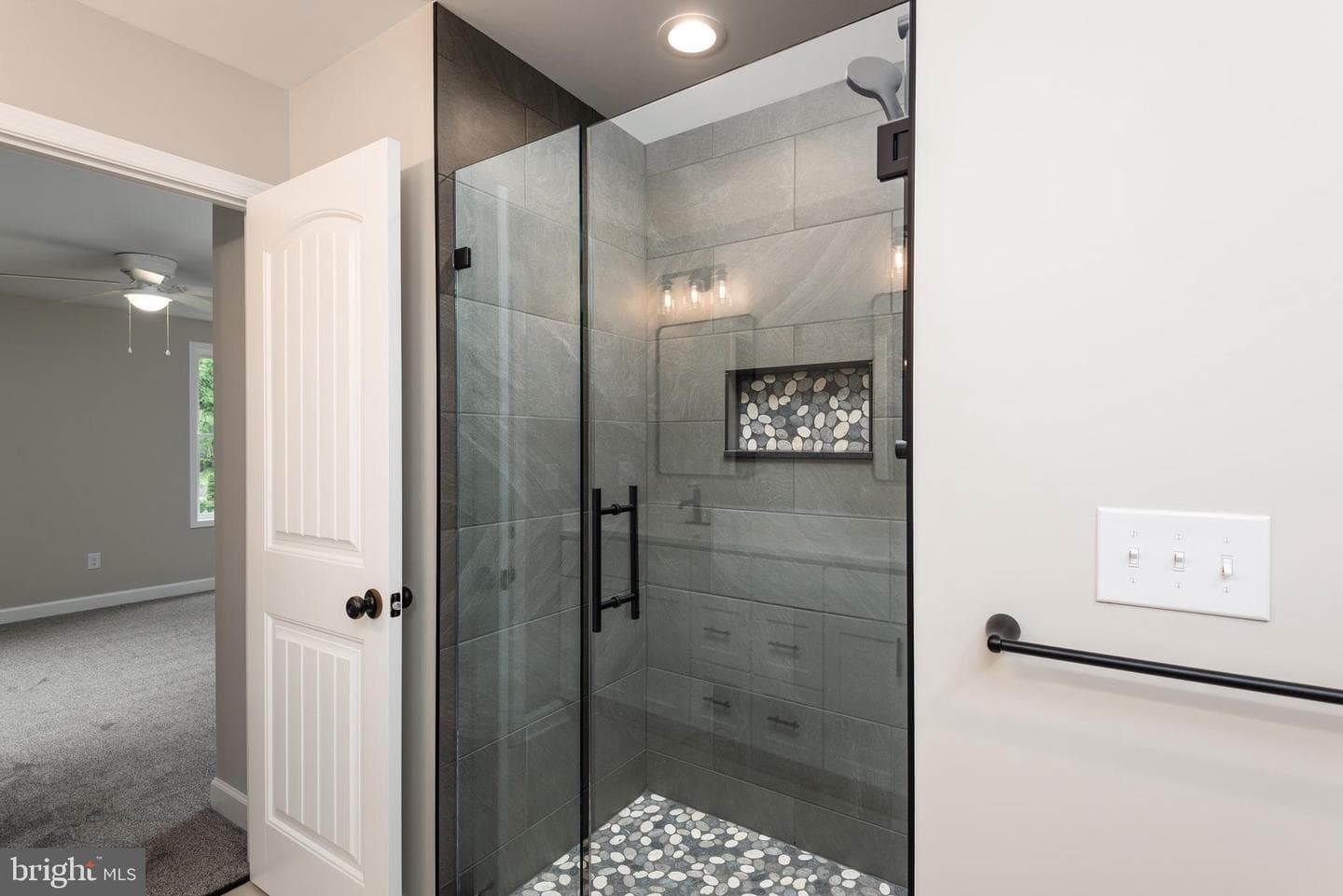 107 Chestnut Road photo 4